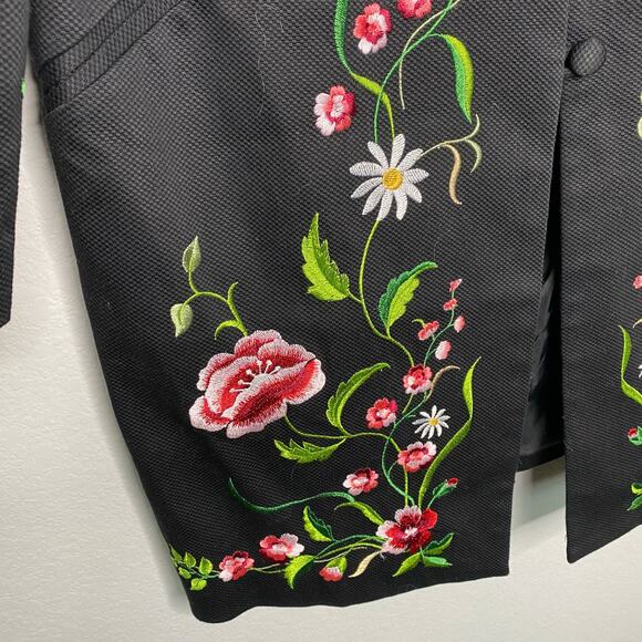 Victor Costa Occasion Coat Women's Size XS Black Floral Embroidered Button Up - Picture 3 of 4